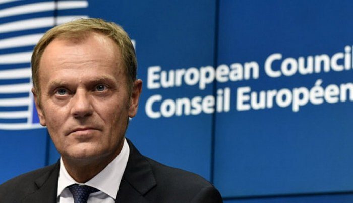 donald-tusk1-700x402
