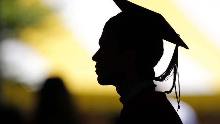 studenti-silueta-reuters_1_0