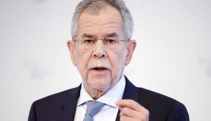 alexander-van-der-bellen-700x402
