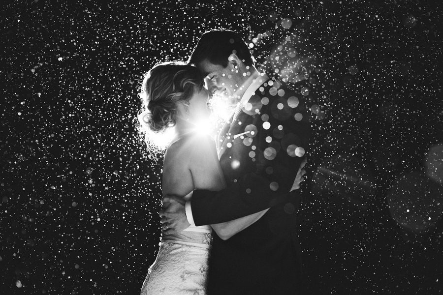 Amazing-Black-and-White-Wedding-Photo