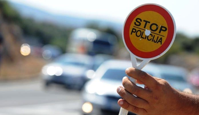 policija