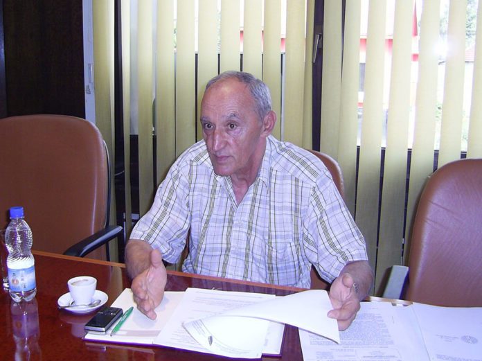DIGITAL CAMERA