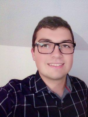 44795393_329167464300905_8450370389925691392_n-300x400