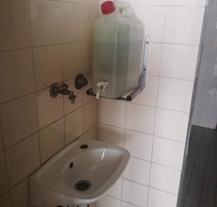 skola orasac, voda, sramota11