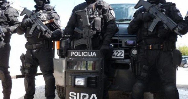 policija