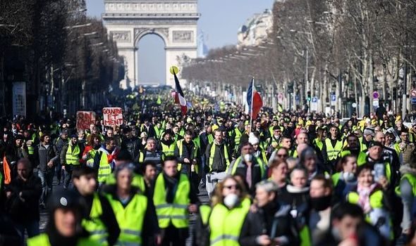 yellow-vests-1088240