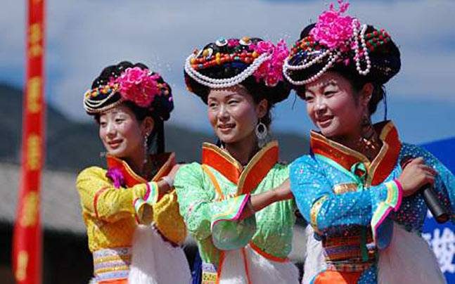 how-does-a-world-ruled-by-women-look-like-the-mosuo-tribe-has-the-answer