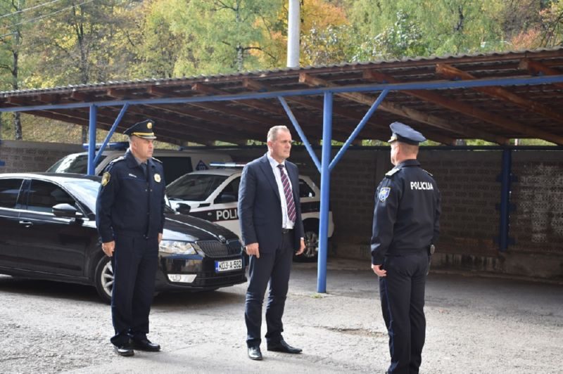 ministar pekic, komesar semir sut, obilazak policijskih stanica,okttobar 2019